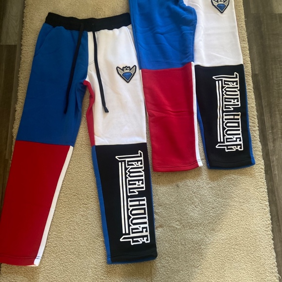 Track suits for men - 20$ (Cerritos) No chipping, phone number 1 (562) 523-5564 - Picture 4 of 6